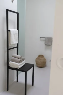 Garderobrek Mika Zwart